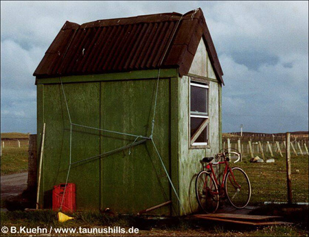 sturmgesicherte Hütte - entdeckt auf Benbecula